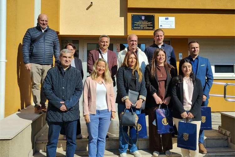 Slika /slike/Zatvorski sustav/Centar za izobrazbu/posjet Armenija CZI_slika1.jpg